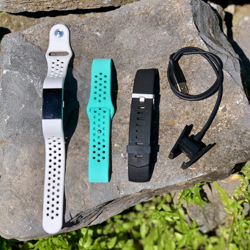 Fitbit charge 2 + 2 bonus sport bands 🏃🏼‍♂️⌚️